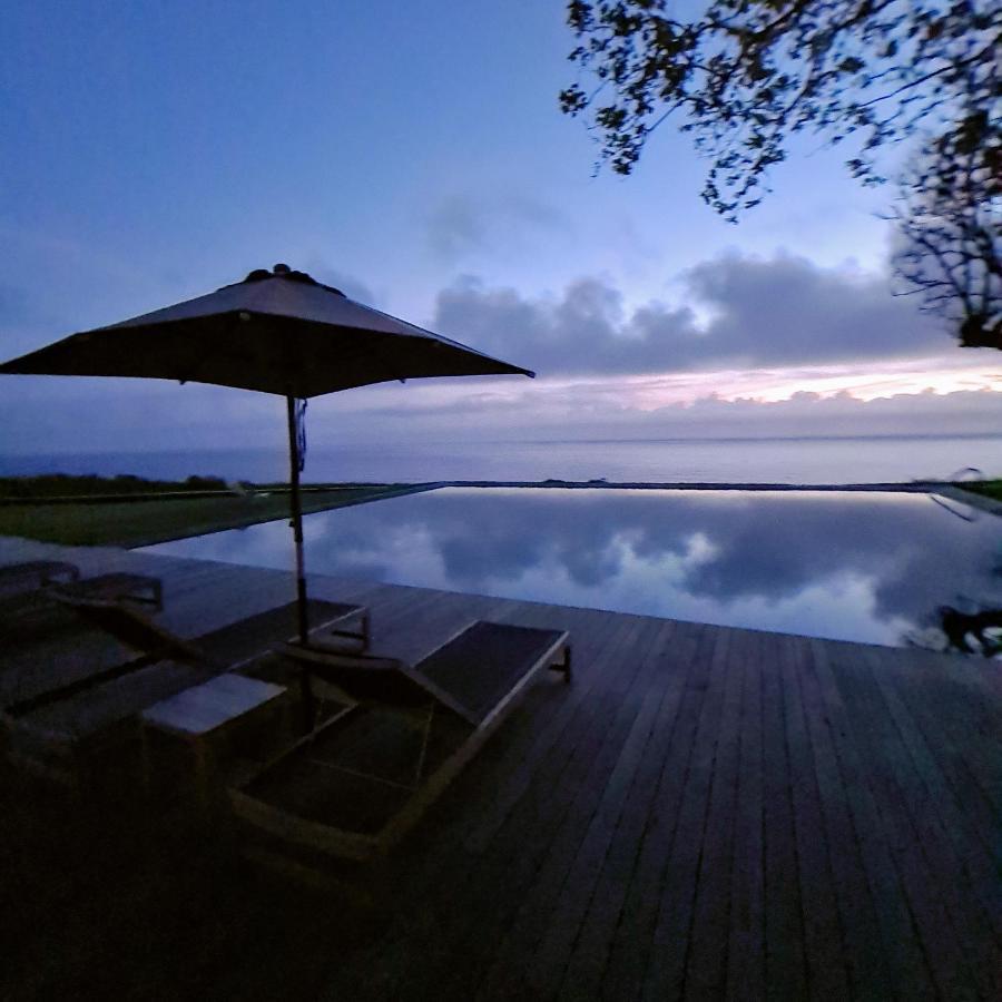 Sensi Azores Nature And Spa Ginetes Buitenkant foto View of the lake from the hotel