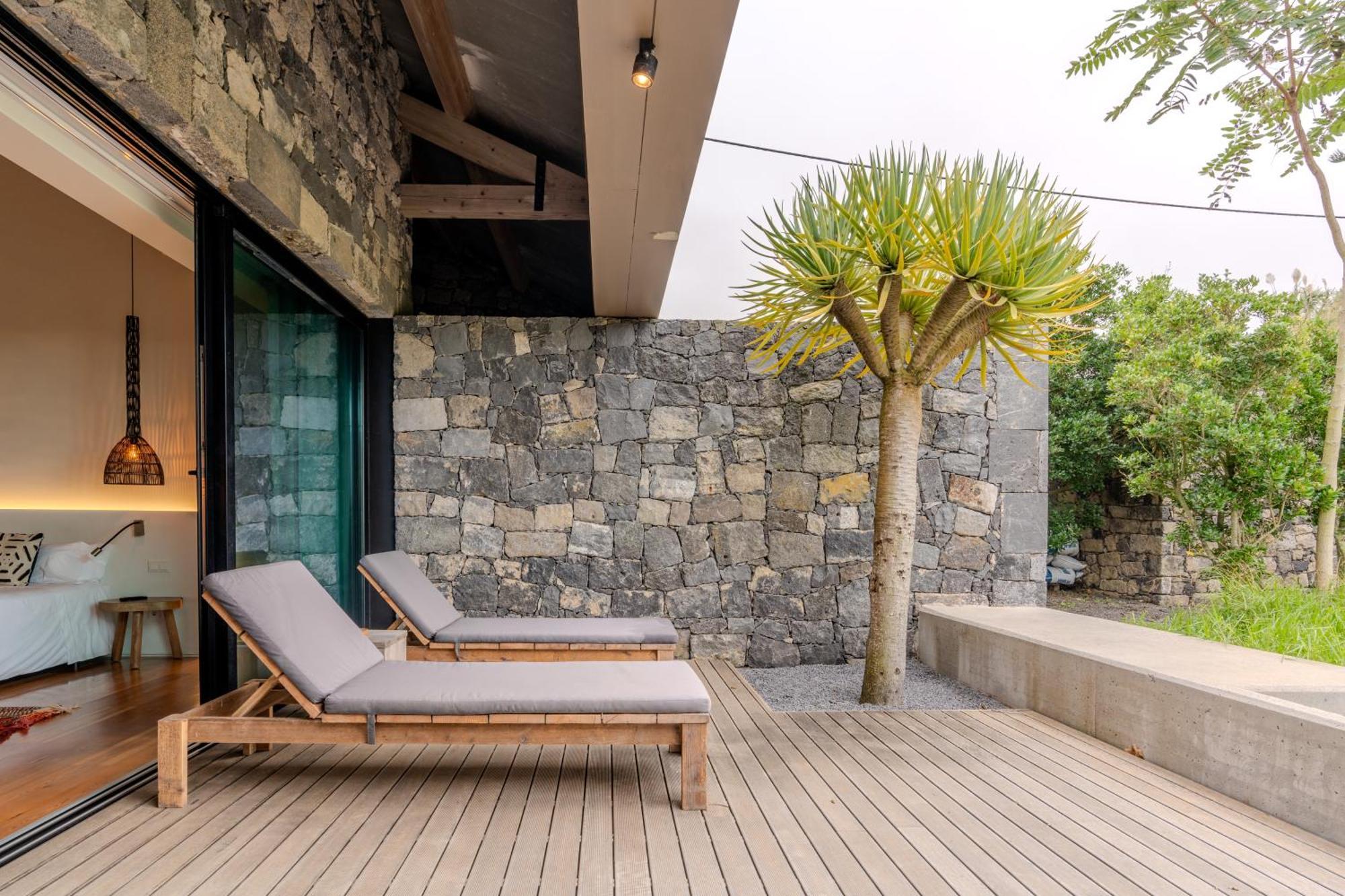 Sensi Azores Nature And Spa Ginetes Kamer foto The hotel's private beach